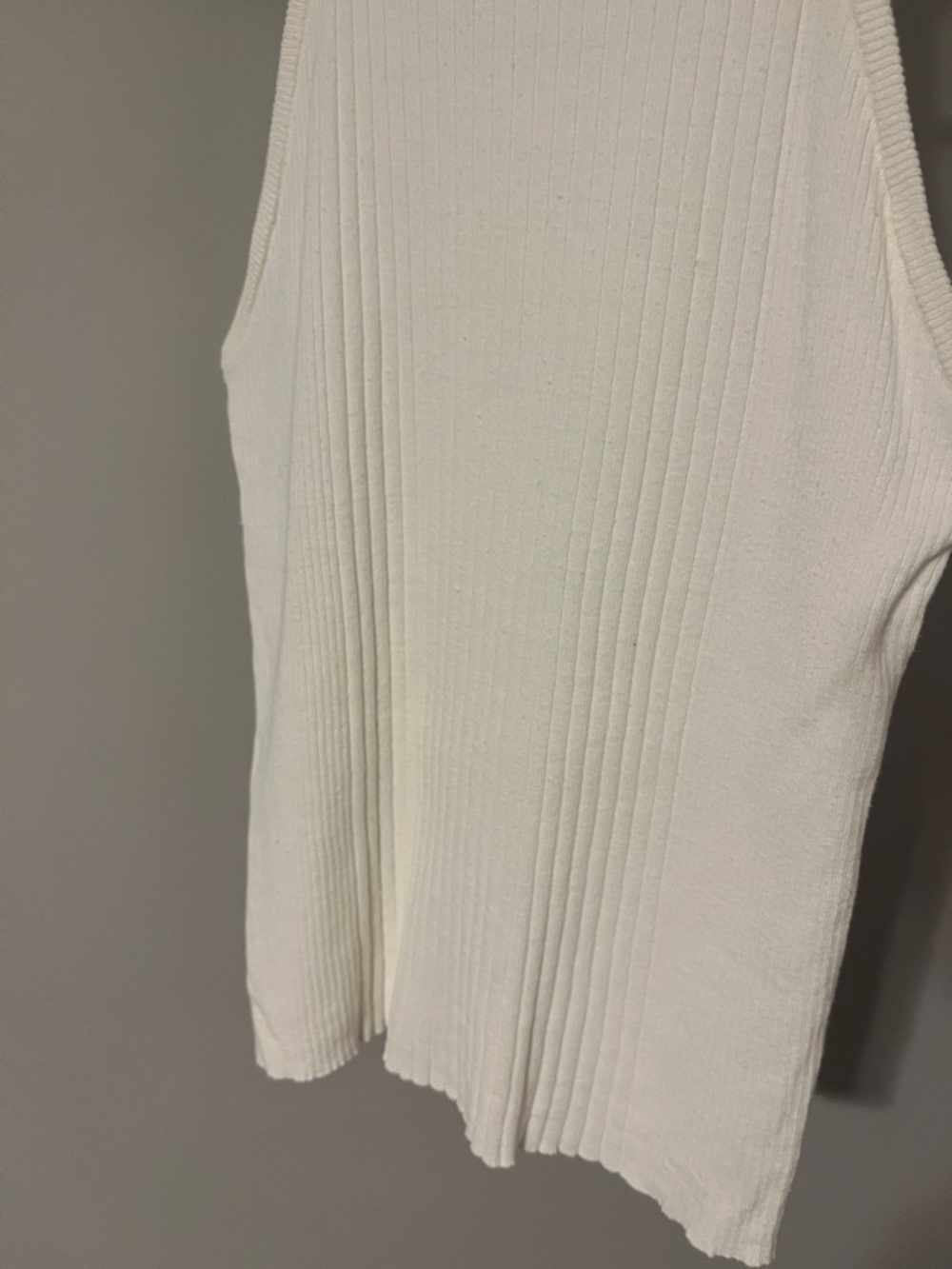 eesome White Ribbed High-Neck Tank - Picture 4 of 5